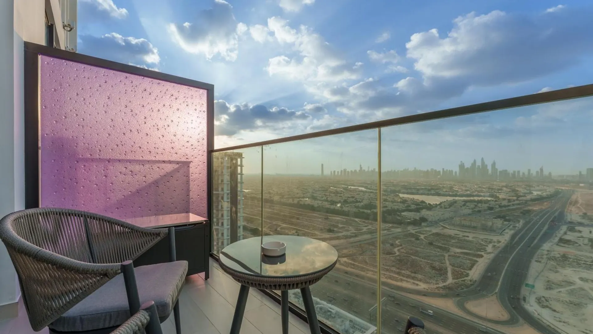 Apartment Chic 1-Bedroom In Binghatti House Jvc Dubai